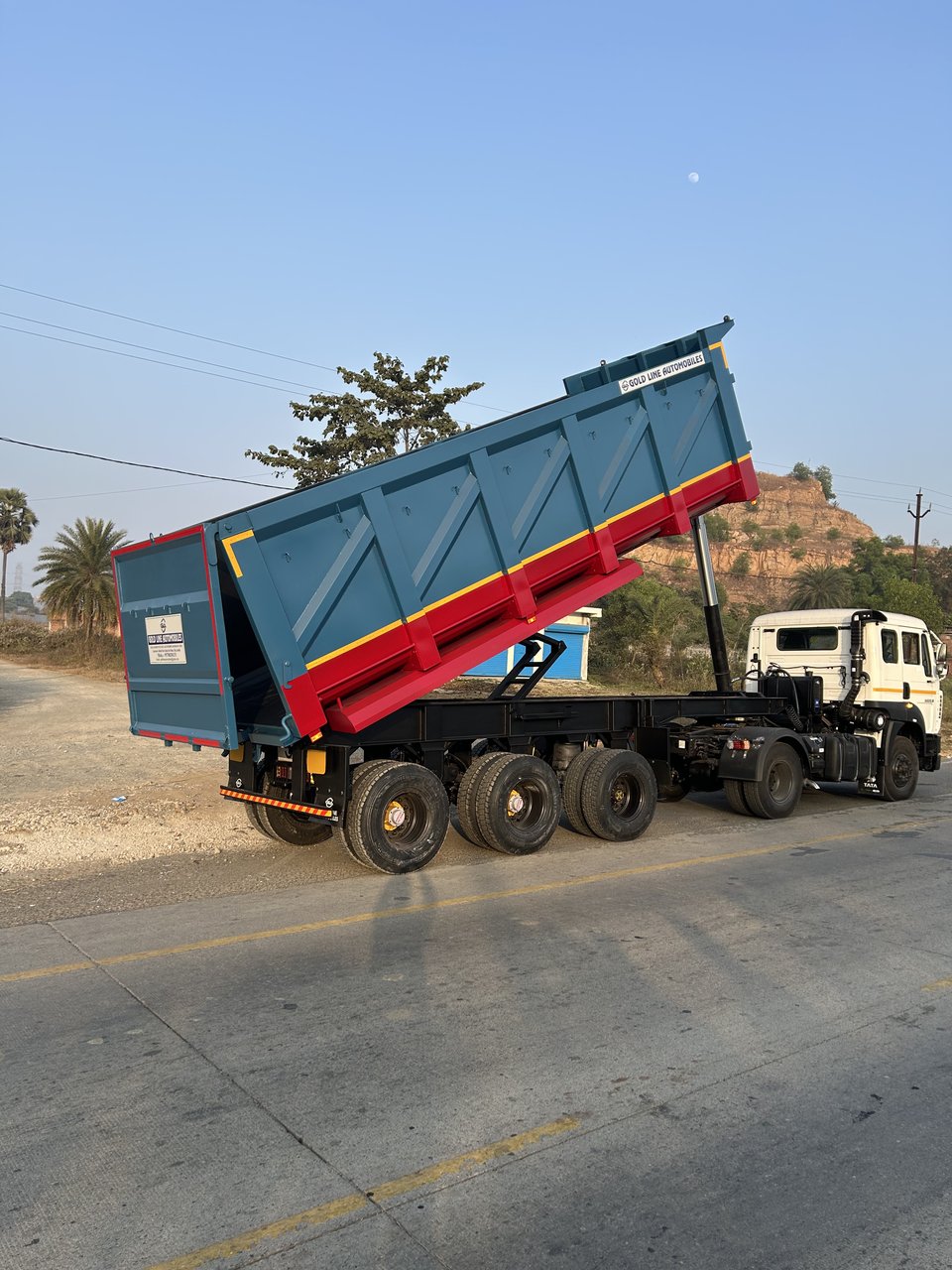 GoldLine Tip Trailer body raised