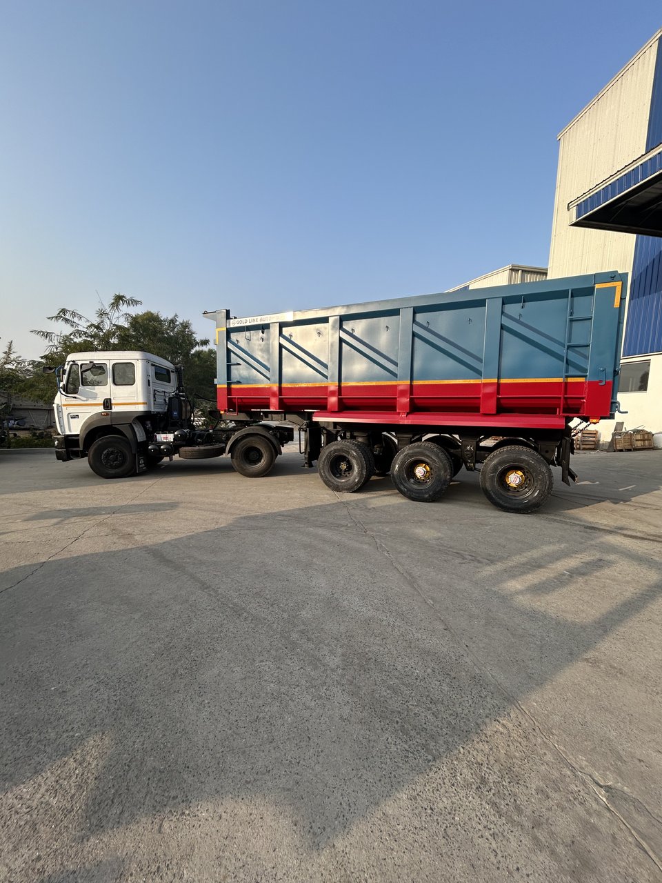 GoldLine Automobiles Tip Trailer